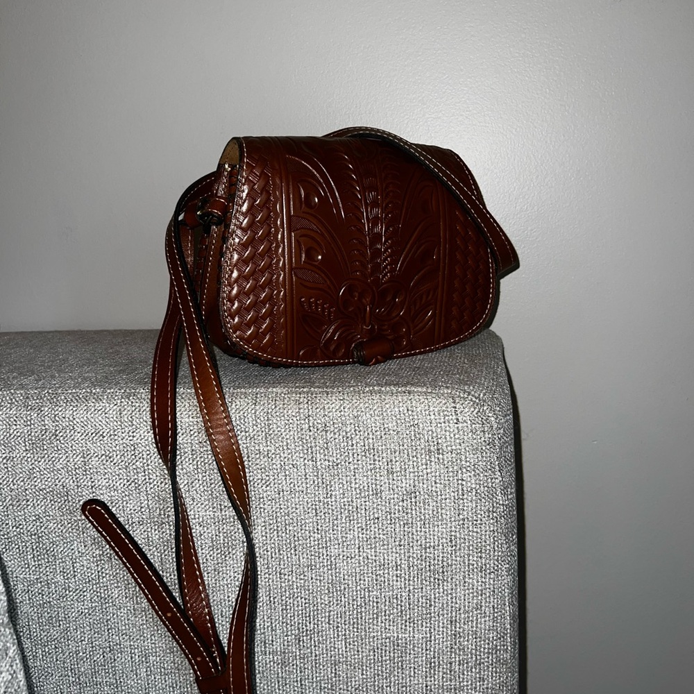 Elegant Brown Leather Crossbody Bag
